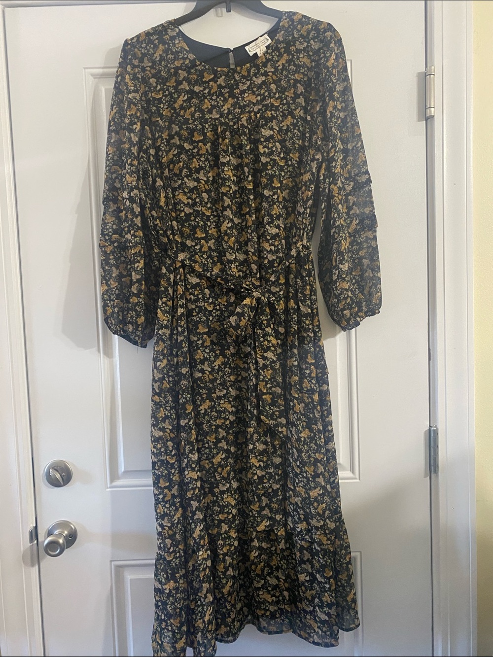 Loveriche Floral Tie-Waist Maxi Dress